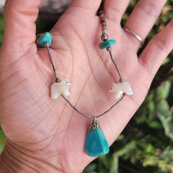 Absolutely stunning handmade Native American sterling silver, MOP bears, turquoi - Picture 2 of 14